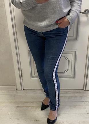 Джинси calvin klein в розмірі xl . дуже легкий джинс