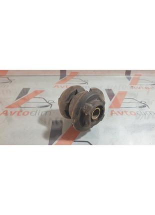 Сайлентблок заднього підрамника передній 5227153030 lexus is 2005-2013