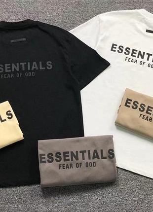 Чоловіча футболка essentials