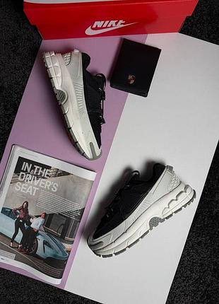 Nike zoom vomero roam white black