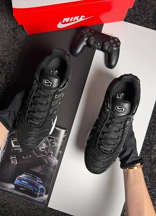 Nike air max plus black white 8