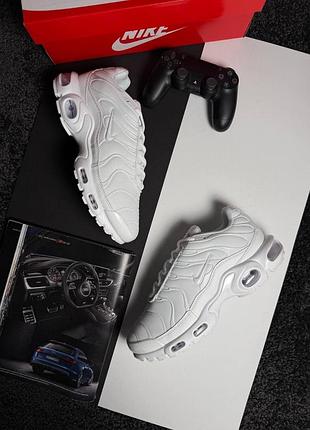 Nike air max plus white