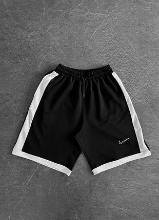 Чоловічі шорти nike чорні