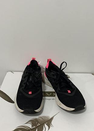 Жіночі кросівки under armour