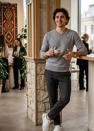 Кофтинка  бренду hollister  .
заміри:пог-62 см;довжина виробу -72см;довжина рукава-72 ,по плечам-52 см