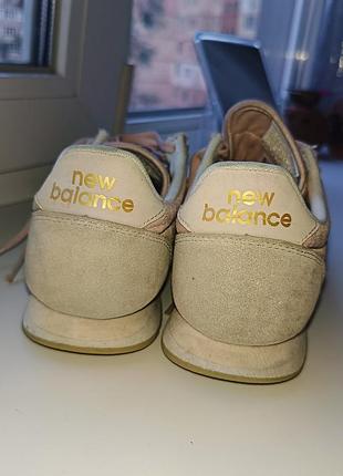 Кроссовки женские new balance 
кроссовки в хорошем состоянии 
39 размер 
25см
