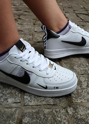 Женские кроссовки nike air force белые
