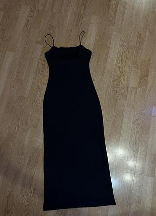 Приталена сукня pull&bear.