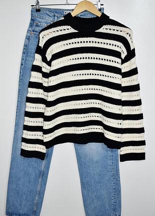 H&m красивий стильний светр в смужку з перфорацією