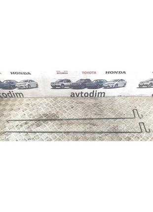Торсион багажника правый mr264060 mitsubishi carisma