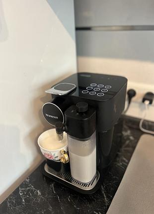 Продам капсульну кавоварку delonghi nespresso gran lattissima