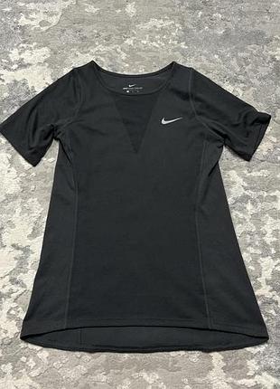 Жіноча спортивна футболка nike оригінал