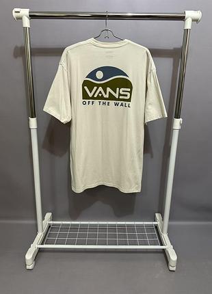 Футболка vans