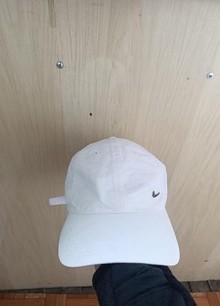 Кепка nike белая