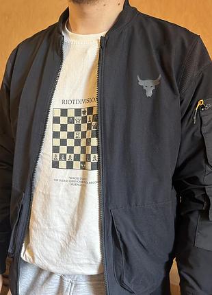 Чоловічий бомбер under armour