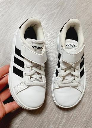 Оригинальные кроссовки adidas