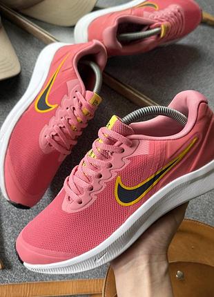 Кросівки жіночі легенькі nike оригінал найк кроси бігові літні легкі яскраві 23,5 24 см 36 36,5