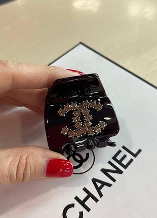 Шанель маленький крабик для волос черный с камушками