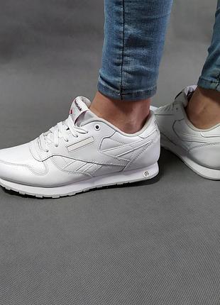 Женские кроссовки reebok белые