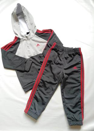 Спортивный костюм adidas на 2-3 года