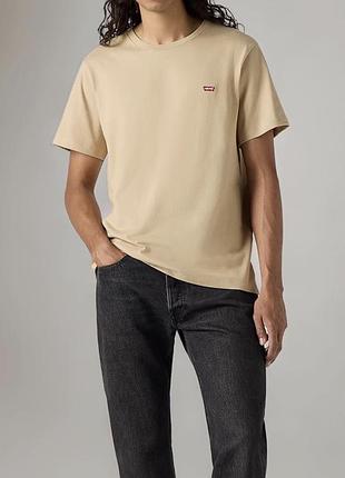 Нова футболка levi’s розмір s