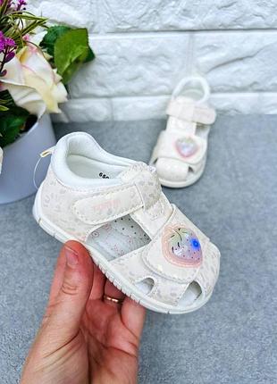 Милые босоножки для самых маленьких