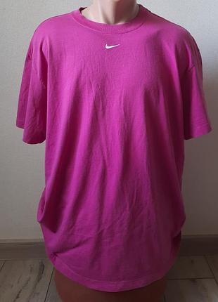 Футболка бренду nike