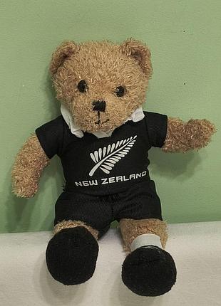Vintage - м'яка іграшка ведмедик у формі регбіста " all blacks " зб. нової зеландії - 22 см