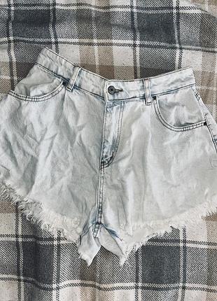 Джинсовые шорты