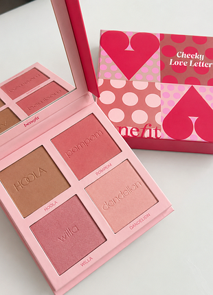 Палитра для лица benefit cheeky love letter бронзер hoola румяна willa dandelion pompom