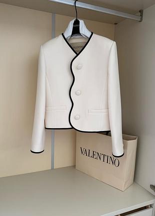 Піджак valentino кутюр весна літо 2025
