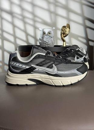 Женские кроссовки nike initiator grey beige