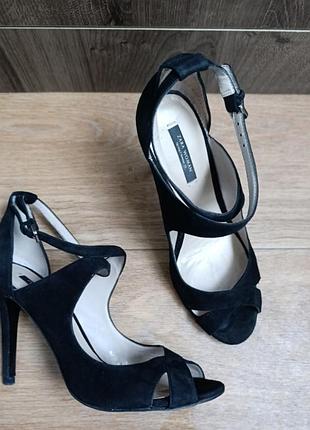 Женские изысканные замшевые босоножки zara, размер 39, на стопу 25.5см