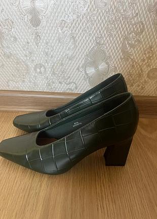 Жіночі туфлі 37 р