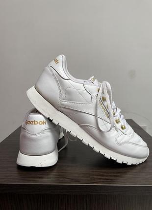 Женские кроссовки reebok