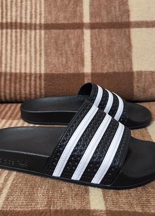 Тапки шлепанцы adidas