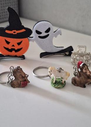 Заколки halloween та бант крабик, 3 брелка коней.  6шт.