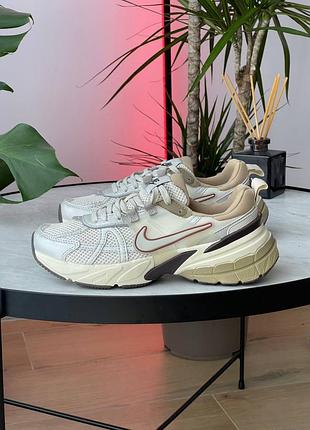 😍 женские кроссовки nike v2k run light arewood brown beige