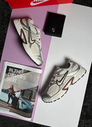 Nike v5 rnr white beige metallic