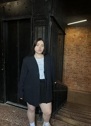 Чорний oversize піджак