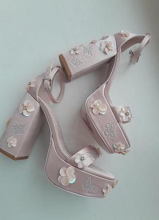 Босоножки 35р aldo
