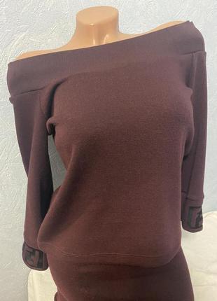 Стильний костюм святковий