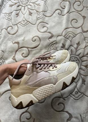 Кросівки guess