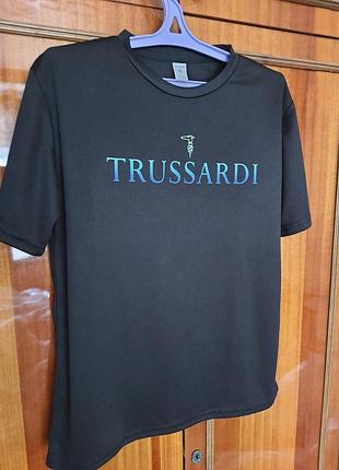 Trussardi новая стильная футболка