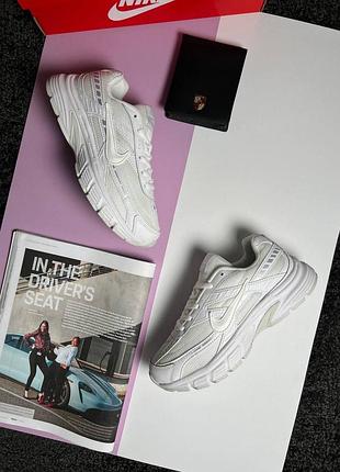 Nike initiator white