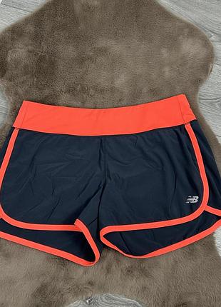Жіночі оригінальні спортивні шорти new balance