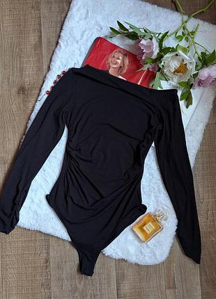 Стильний чорний боді бодік лонгслів з відкритим плечем розмір л zara