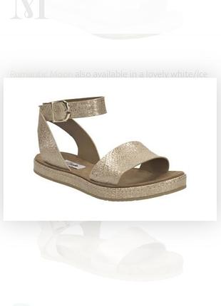 Фирменные кожаные босоножки clarks