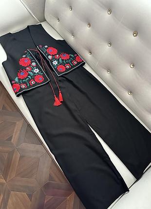 Костюм вишитий з льону