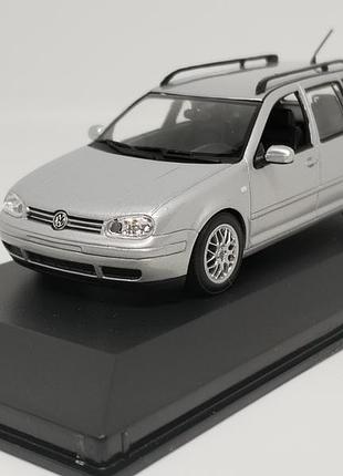 Колекційна масштабна модель volkswagen golf 4 variant 1:43 minichamps
